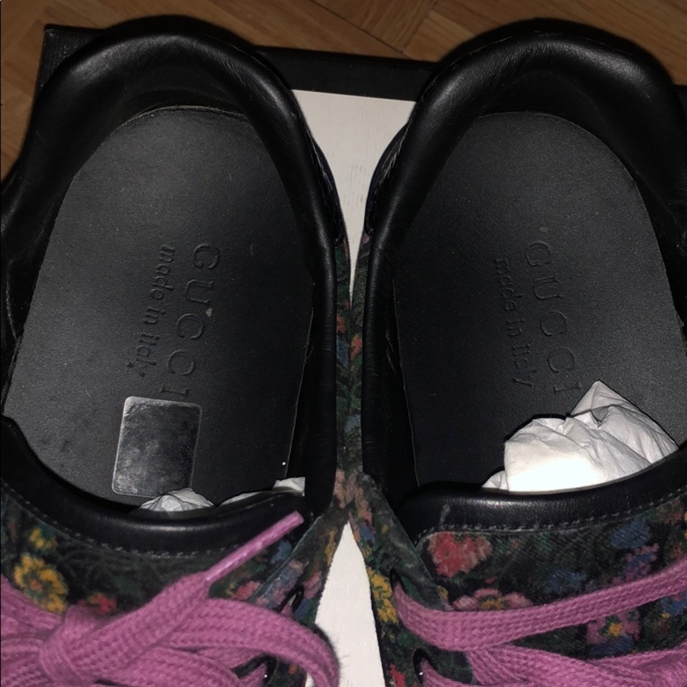 Sneakers - Picture 3 of 5